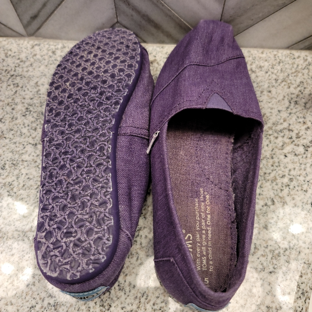 Toms - Picture 5 of 9